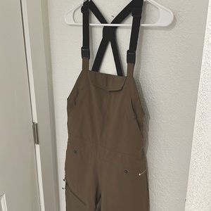 Womens Flylow Moxie Bibs!